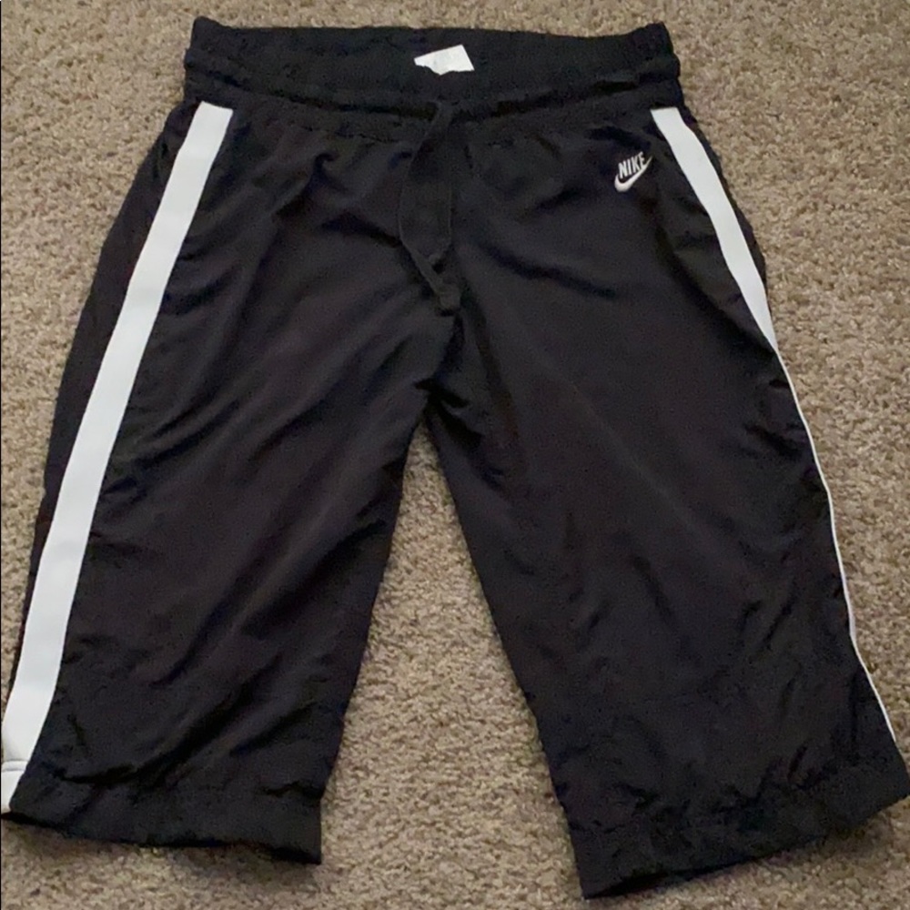 Nike sportswear 3/4 pants- size small